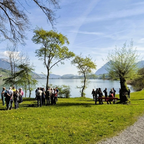 260418_DF_kurz_08 Pause bei der Haltestelle Ewil Maxon