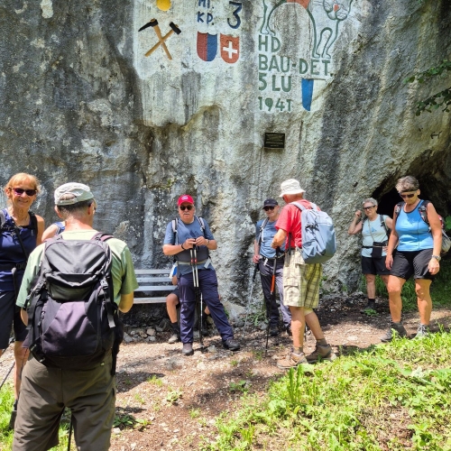 17_20250618_6_Bei den Höhlen nach dem Renggpass