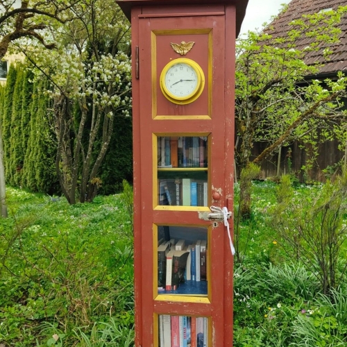 04_20250416_2 Bücherkasten