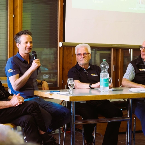 17 und Talkrunde mit Michael Roschi  010